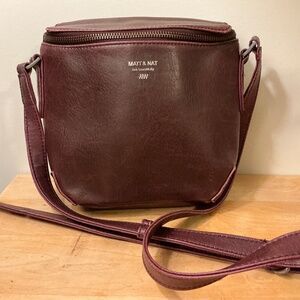 Matt & Nat Vegan Leather Burgundy Purse Adjustable strap